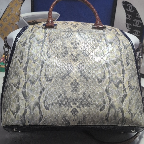 Brahmin Duxberry Snakeskin Embossed With Whiten And Brown Croc Embossed Handles! - Picture 10 of 17